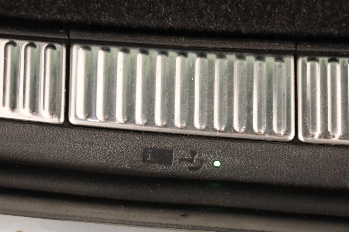 Škoda SUPERB Combi SPORTLINE TDI DSG | Bild 15 von 18