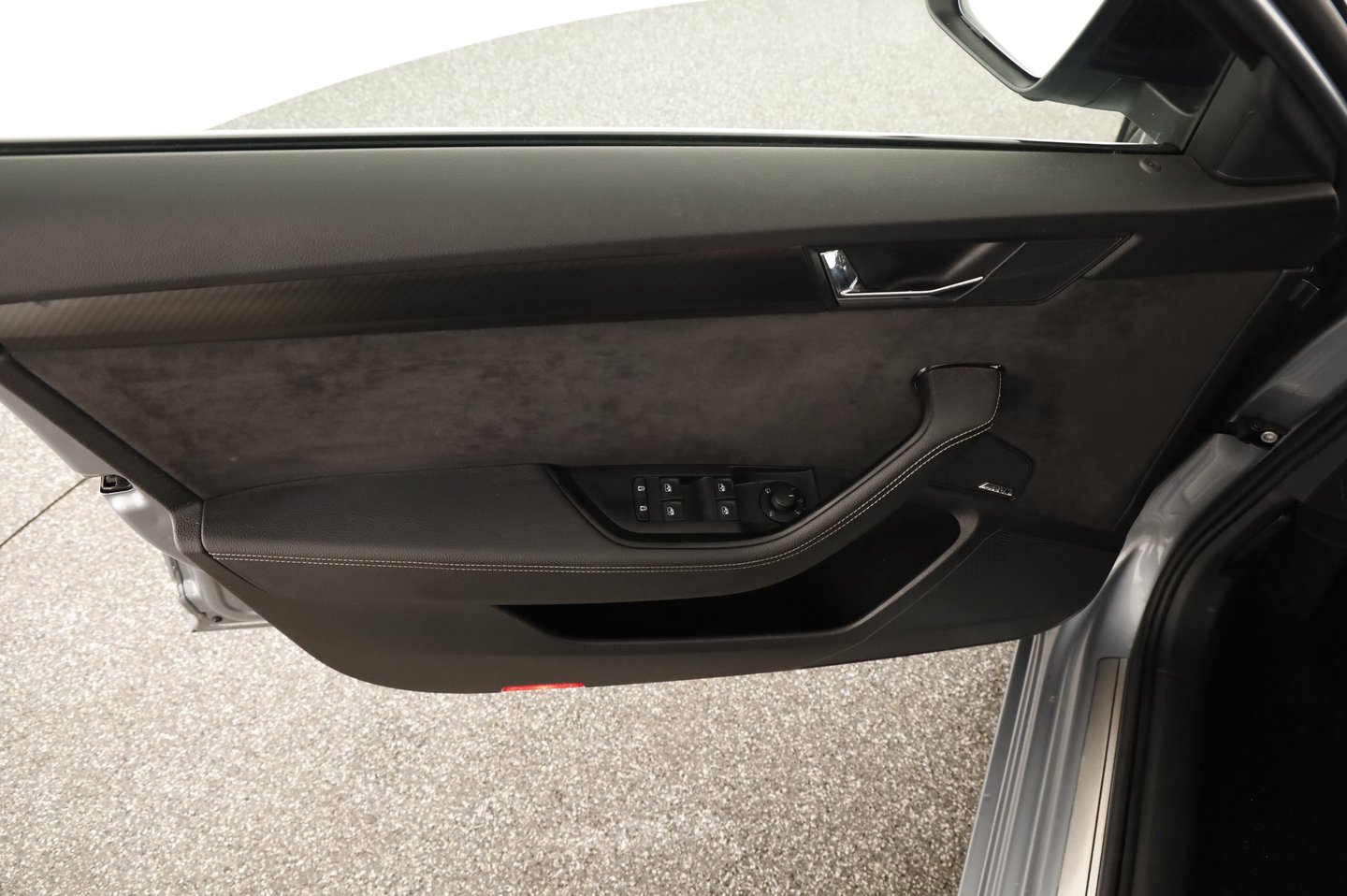 Škoda SUPERB Combi SPORTLINE TDI DSG | Bild 3 von 18