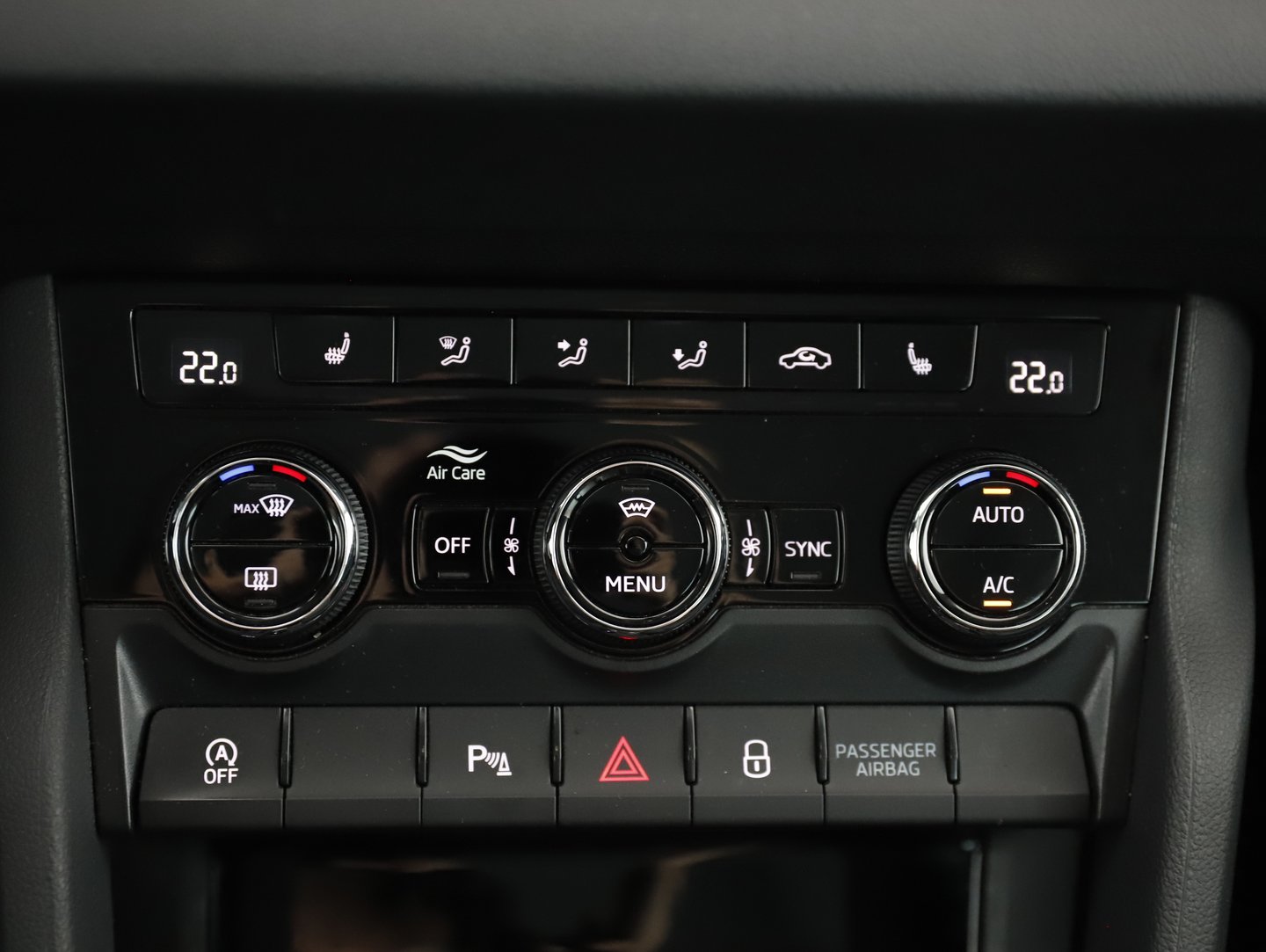 Škoda KAROQ Style TDI DSG | Bild 16 von 20