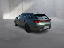 CUPRA Leon SP Kombi TRIBE e-HYBRID 150/204 in Mangan-Grün Matt