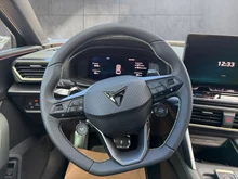 CUPRA Leon SP Kombi TRIBE e-HYBRID 150/204 in Mangan-Grün Matt