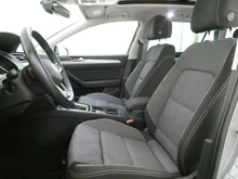 VW Passat Variant Business TDI DSG in C2 Mondsteingrau