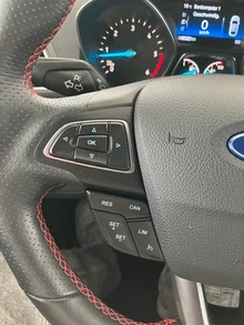 Ford Kuga 2,0 TDCi ST-Line in schwarz - metallic