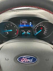 Ford Kuga 2,0 TDCi ST-Line in schwarz - metallic