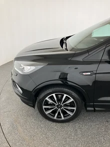 Ford Kuga 2,0 TDCi ST-Line in schwarz - metallic