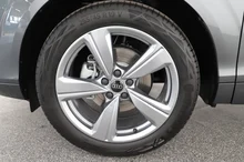 Audi Q3 TFSI 110 kW in Daytonagrau Perleffekt