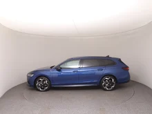 Škoda Superb Combi Sportline iV TSI DSG in Cobalt-Blau Metallic