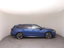 Škoda Superb Combi Sportline iV TSI DSG in Cobalt-Blau Metallic