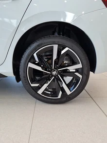 Thumbnail-Foto von Fahrzeug