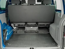 VW Transporter Kombi LR TDI 4MOTION in Deepocean