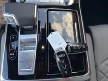 Audi Q8 e-hybrid quattro 360 kW in Ascariblau Metallic