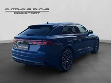 Audi Q8 e-hybrid quattro 360 kW in Ascariblau Metallic