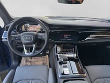 Audi Q8 e-hybrid quattro 360 kW in Ascariblau Metallic