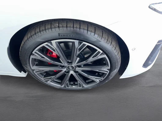 Bild eines Audi A6 Sportback e-tron quattro