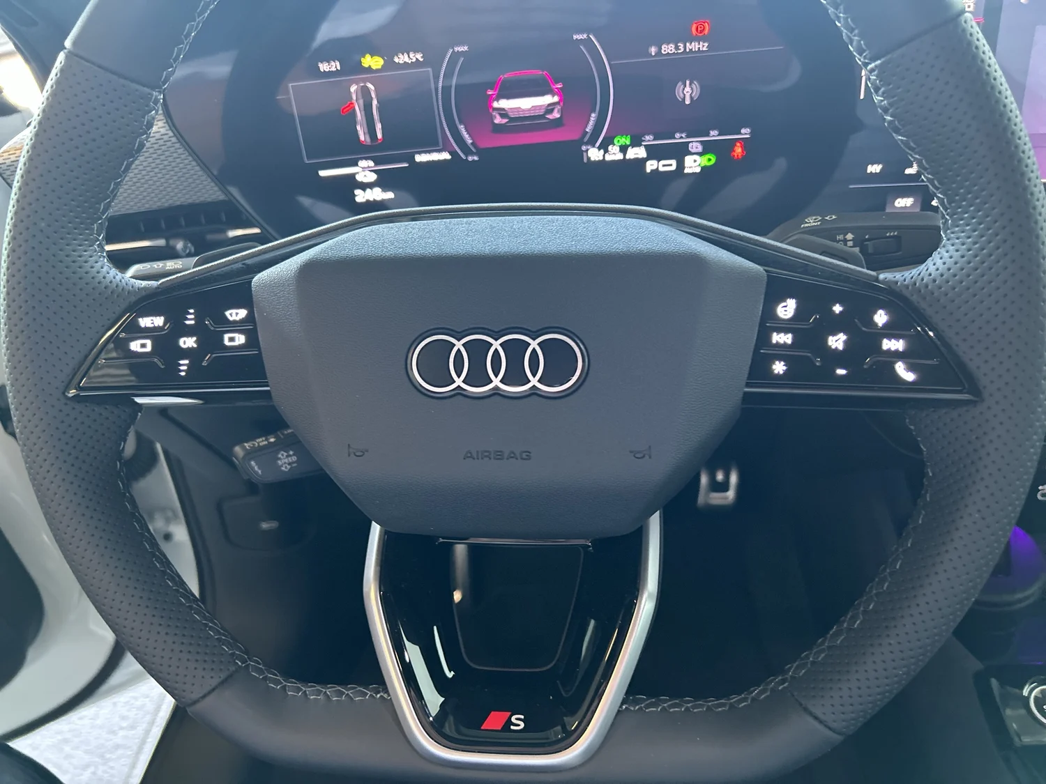 Bild eines Audi A6 Sportback e-tron quattro