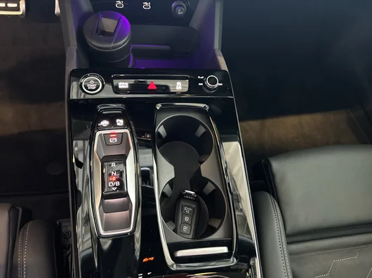 Bild eines Audi A6 Sportback e-tron quattro
