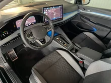 VW Golf Variant Life mHeV TSI DSG in 0E Grenadillschwarz Metallic