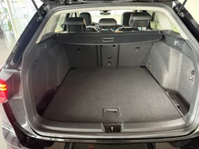 VW Golf Variant Life mHeV TSI DSG in 0E Grenadillschwarz Metallic