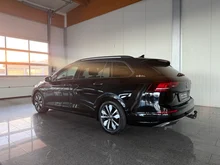 VW Golf Variant Life mHeV TSI DSG in 0E Grenadillschwarz Metallic