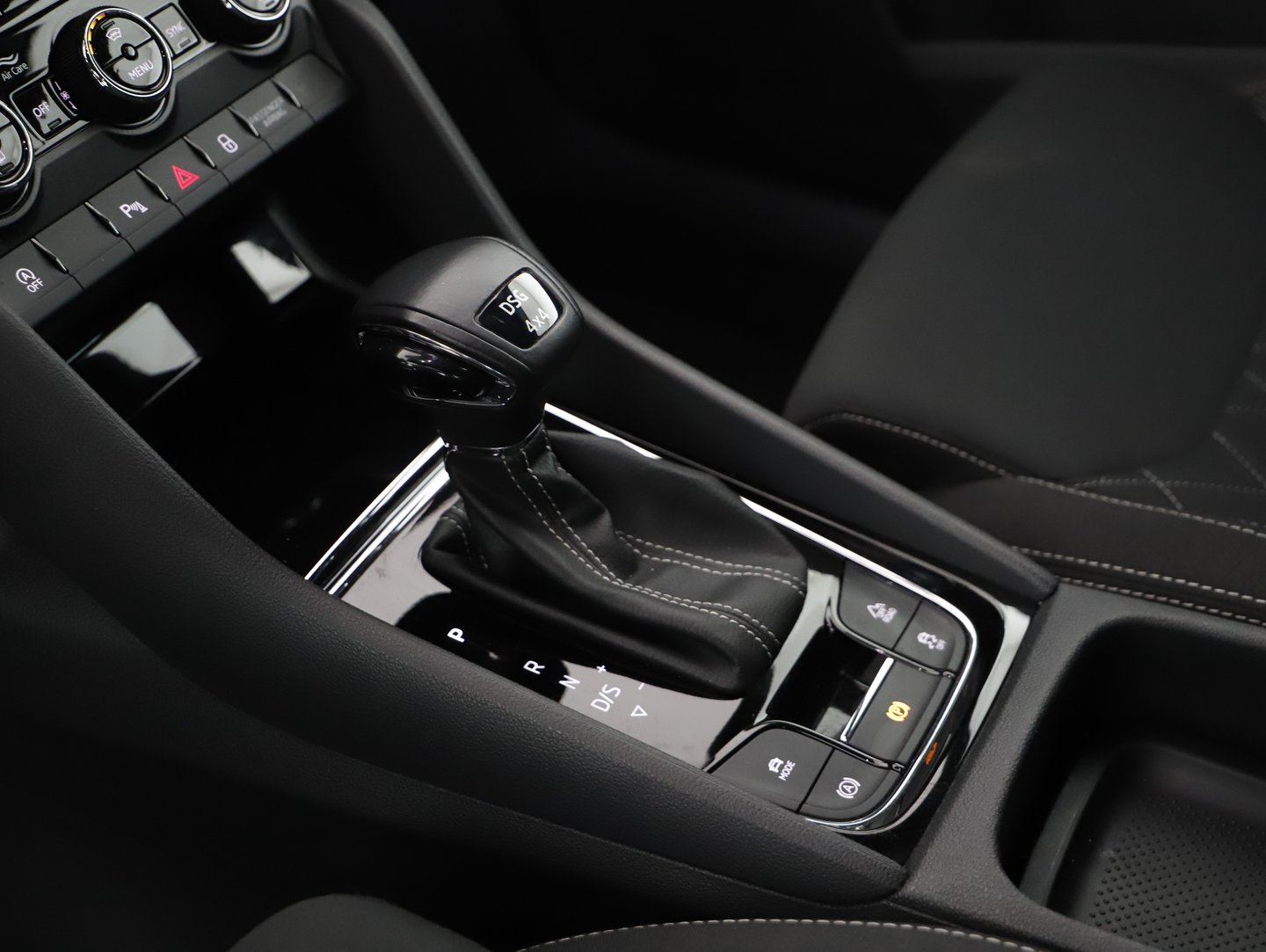 Škoda KAROQ 4x4 SPORTLINE TDI DSG | Bild 23 von 31