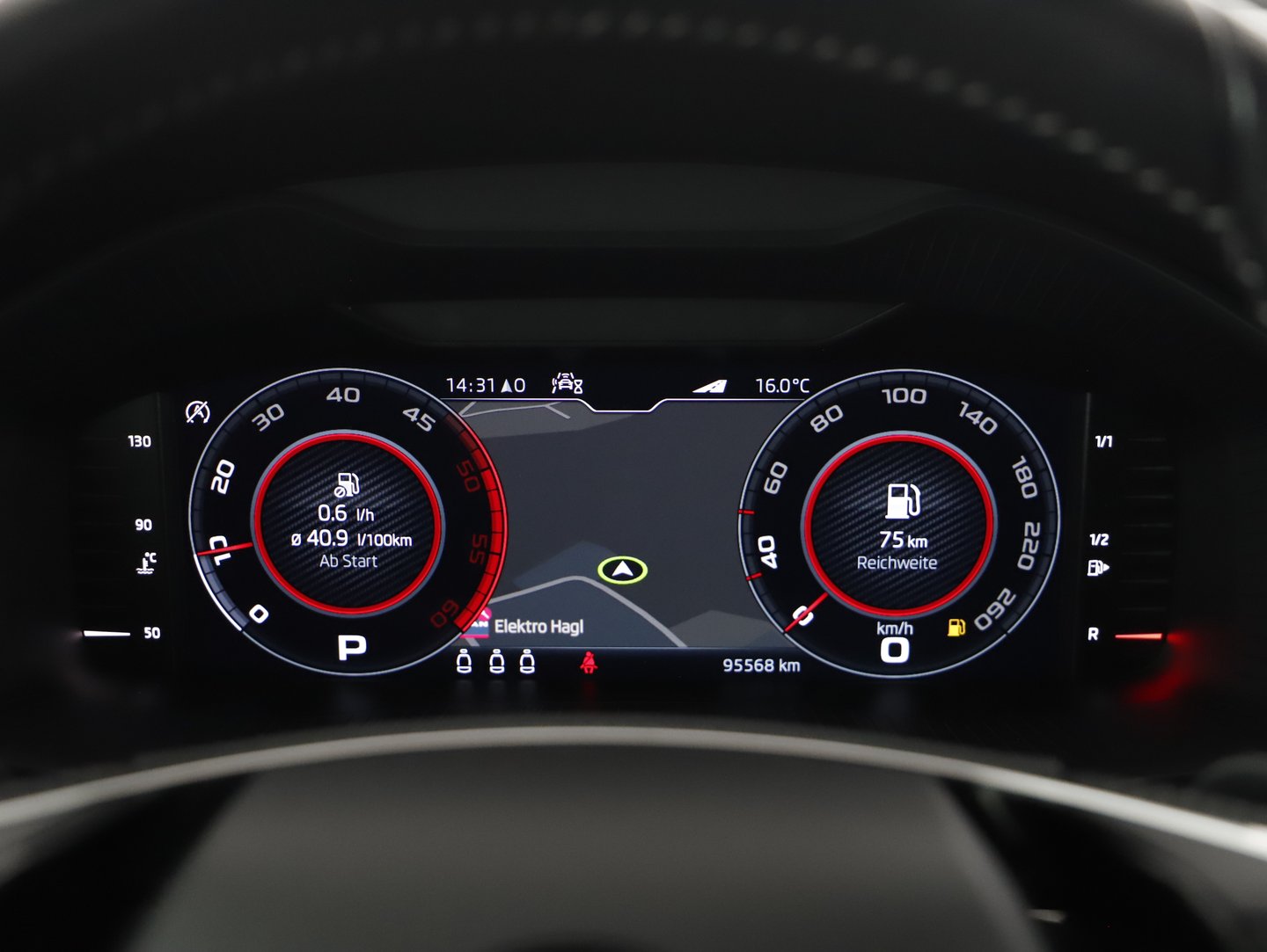 Škoda KAROQ 4x4 SPORTLINE TDI DSG | Bild 15 von 31