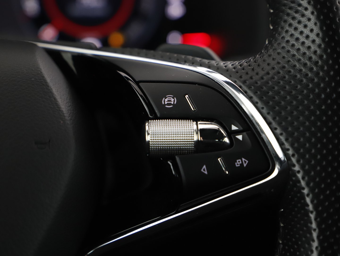 Škoda KAROQ 4x4 SPORTLINE TDI DSG | Bild 18 von 31