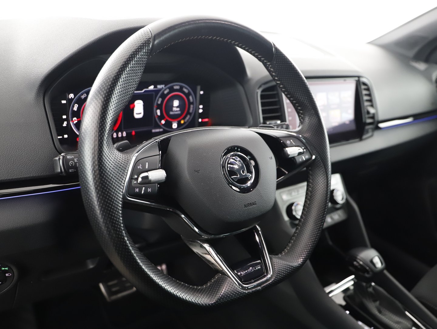 Škoda KAROQ 4x4 SPORTLINE TDI DSG | Bild 16 von 31