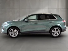 Audi Q3 TFSI quattro 150 kW  intense in Salbeigrün Metallic