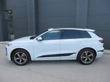 Audi Q6 e-tron quattro in Gletscherweiß Metallic