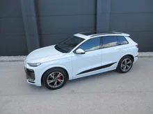 Audi Q6 e-tron quattro in Gletscherweiß Metallic