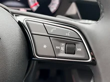 Audi A3 allstreet 35 TFSI in Pythongelb Metallic