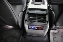 VW ID.4 Pro Performance 150 kW Max in Gletscherweiß Metallic Dach Schwarz