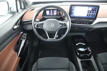 VW ID.4 Pro Performance 150 kW Max in Gletscherweiß Metallic Dach Schwarz