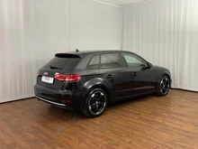 Audi A3 Sportback SB 1.6 TDI Sport in 0E Mythosschwarz Metallic