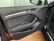 Audi A3 Sportback SB 1.6 TDI Sport in 0E Mythosschwarz Metallic