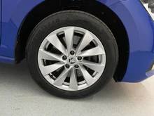 Škoda Superb Combi 4x4 Selection TDI DSG in Energy-Blau