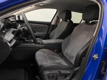 Škoda Superb Combi 4x4 Selection TDI DSG in Energy-Blau
