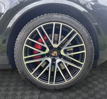 Porsche Cayenne S E-Hybrid in chromitschwarzmetallic