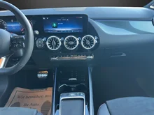 Mercedes GLA GLA 200 d 4Matic Special Edition in grau