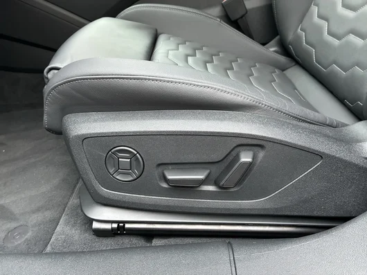 Bild eines Audi A6 Sportback e-tron quattro