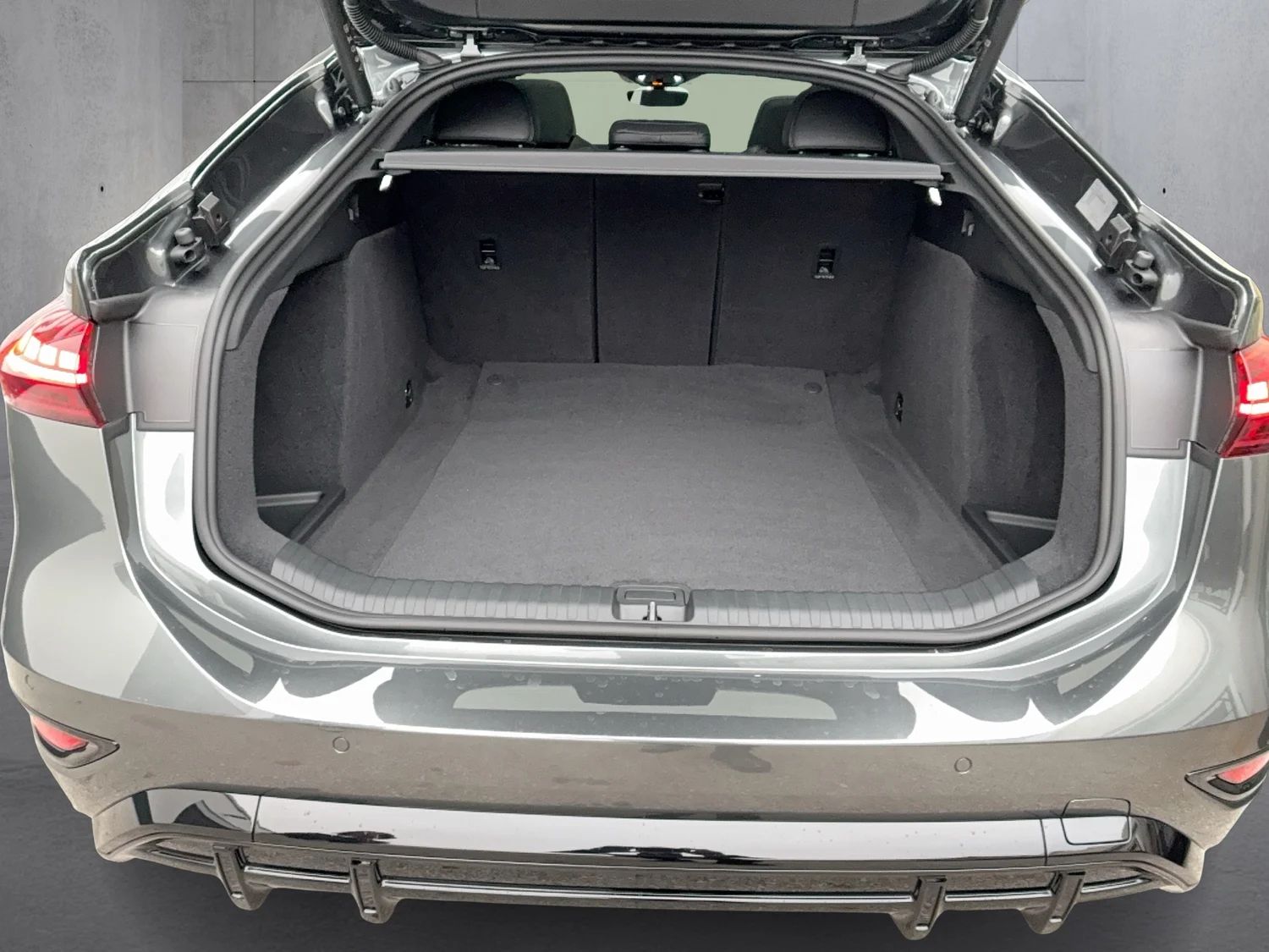 Bild eines Audi A6 Sportback e-tron quattro