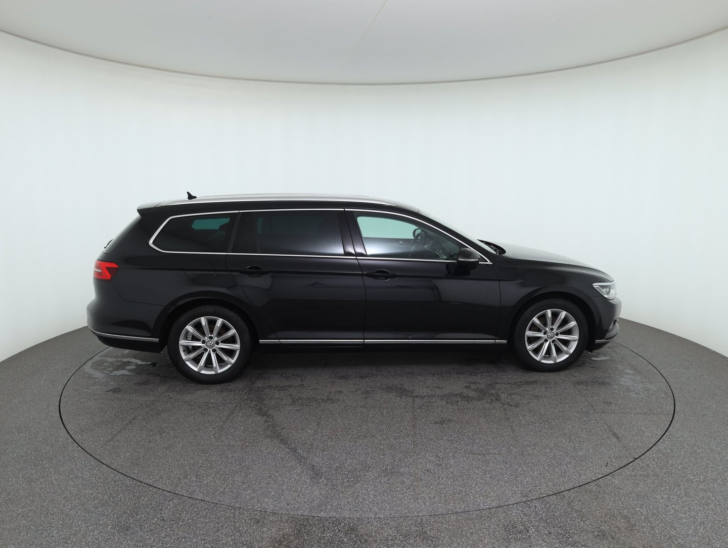 VW Passat Variant Highline TDI SCR DSG | Bild 4 von 34