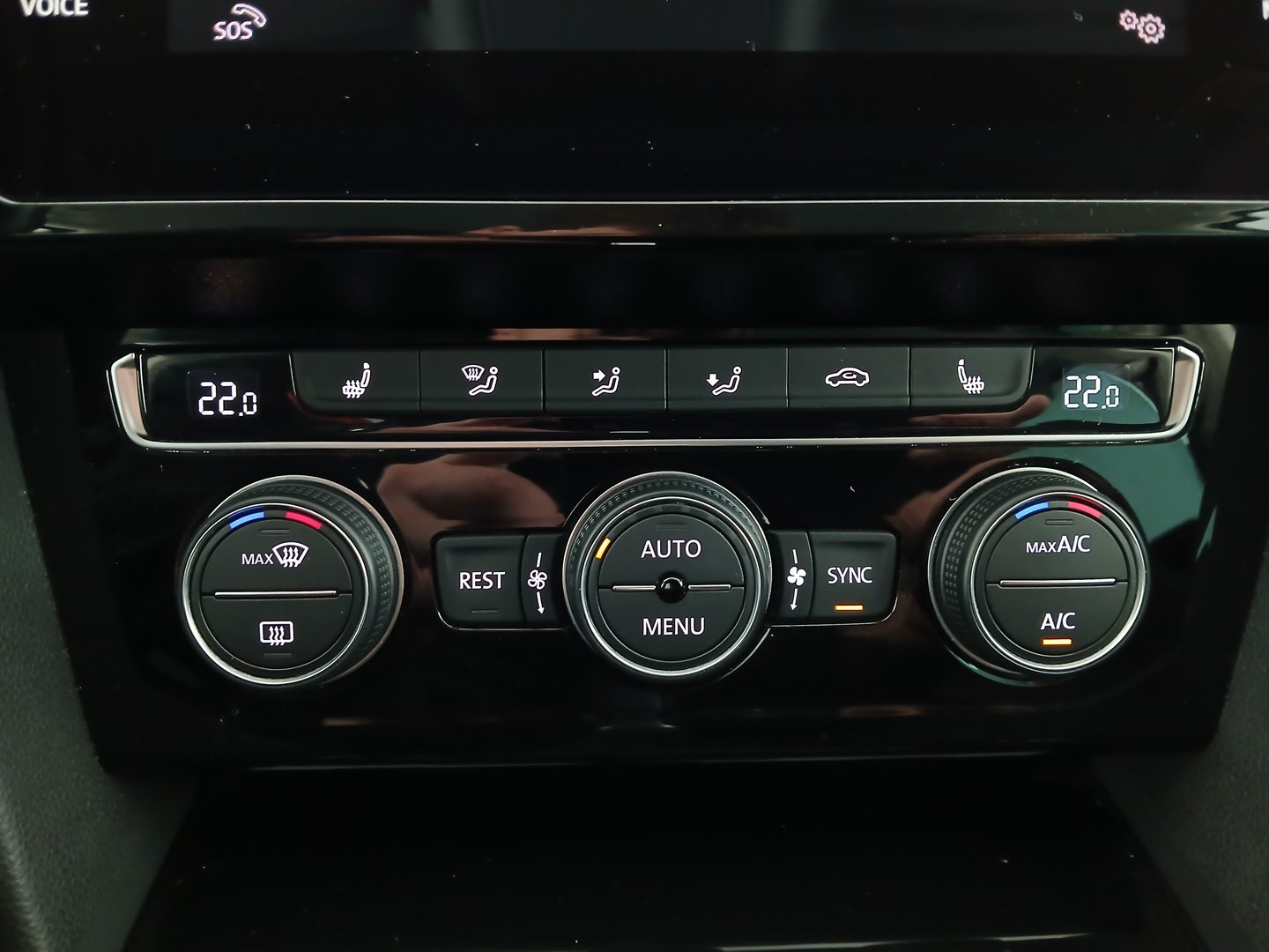 VW Passat Variant Highline TDI SCR DSG | Bild 27 von 34