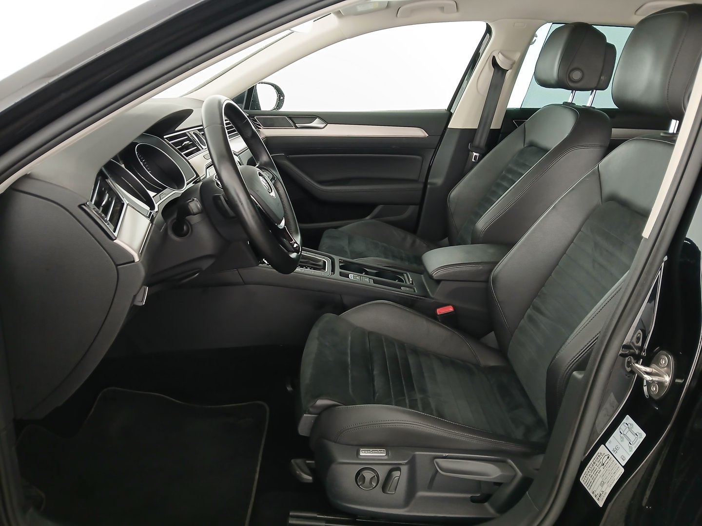 VW Passat Variant Highline TDI SCR DSG | Bild 13 von 34