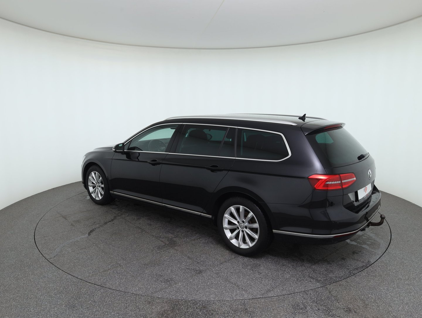 VW Passat Variant Highline TDI SCR DSG | Bild 7 von 34