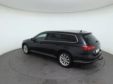 VW Passat Variant Highline TDI SCR DSG in DEEP BLACK PERLEFFEKT