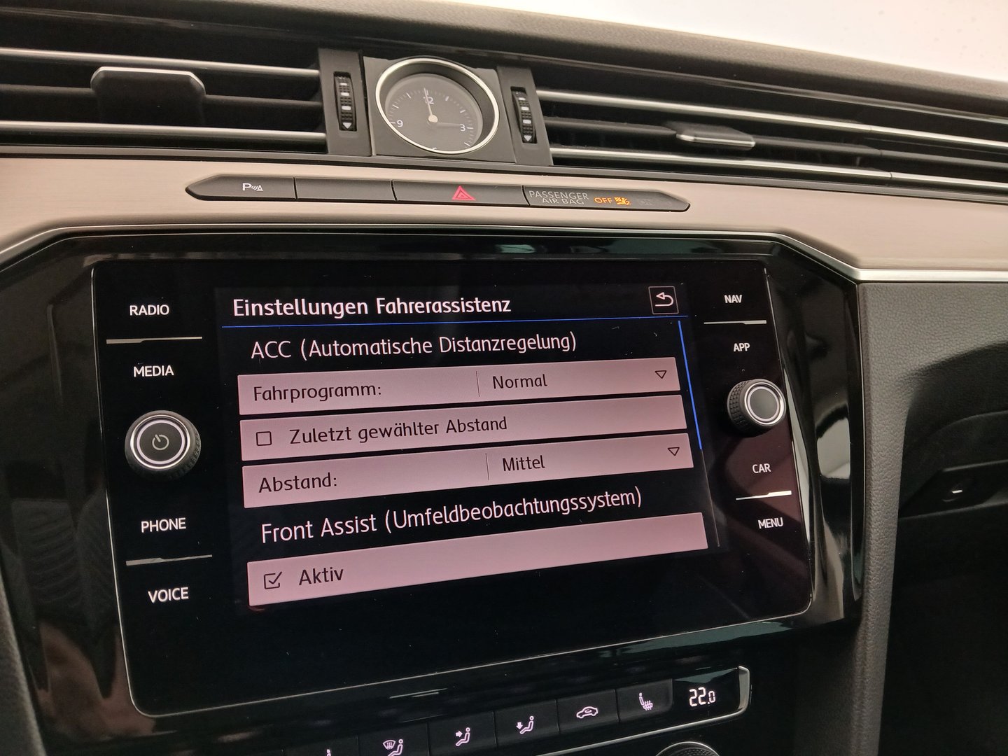 VW Passat Variant Highline TDI SCR DSG | Bild 25 von 34