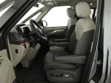 VW Multivan Edition ÜH eHybrid 180 kW 4M in Indiumgrau Metallic/Dach Deepblack