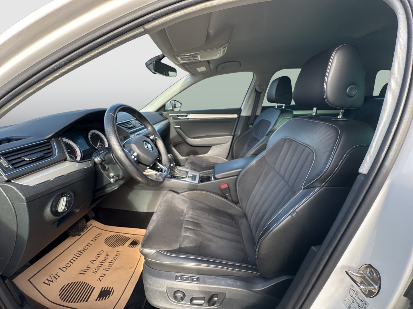 Škoda Superb Combi Style TDI DSG | Bild 9 von 23