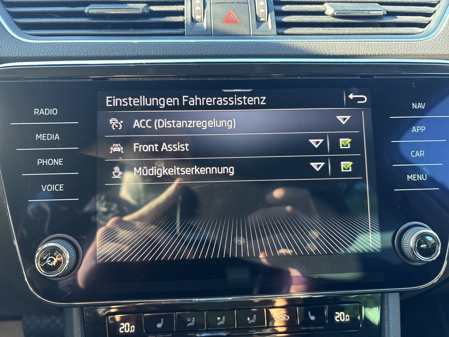 Škoda Superb Combi Style TDI DSG | Bild 16 von 23